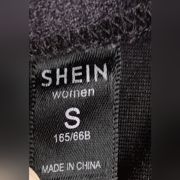 Black velvet skirt - Picture 3 of 5